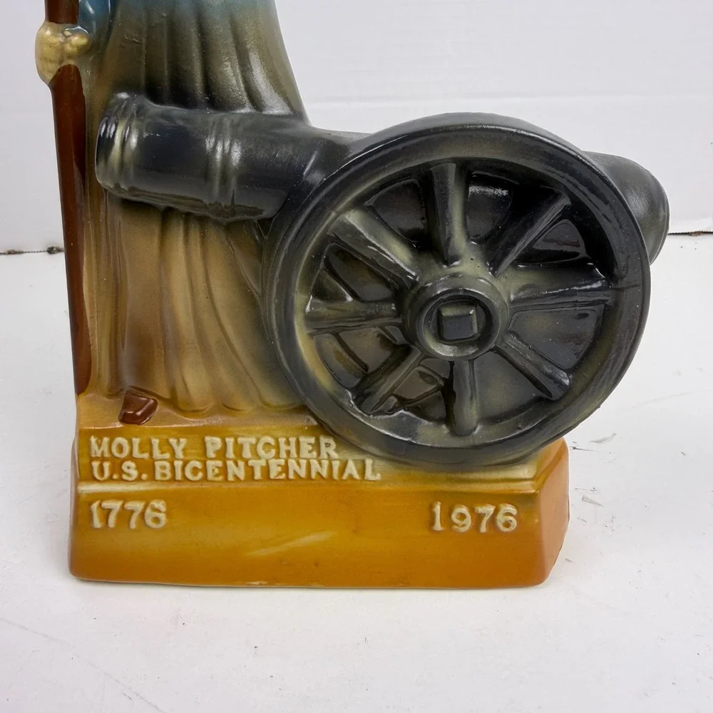 Vintage Royal Halburton China Molly Pitcher US Bicentennial  Bottle 1975